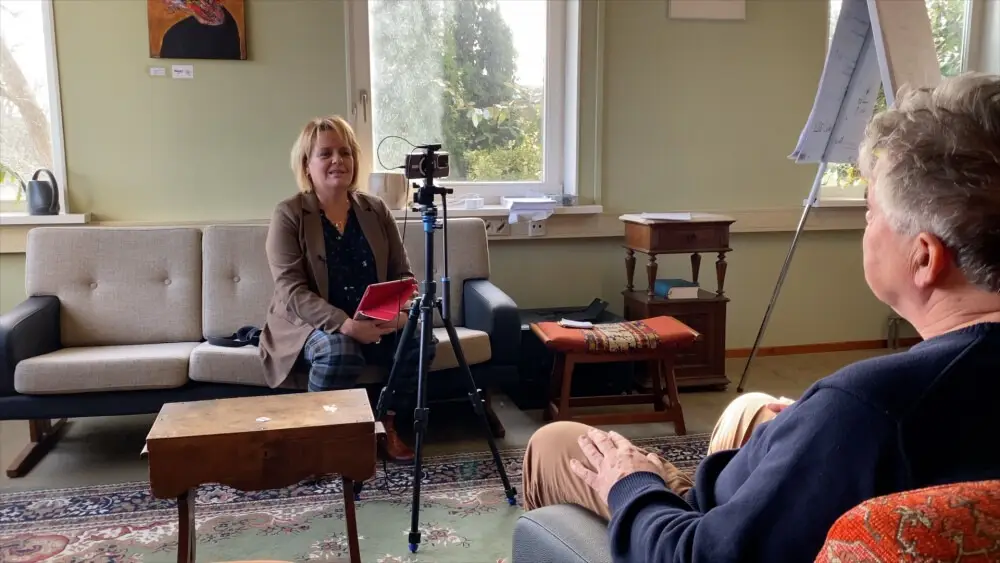 Filmmaker Emily met een van de personages uit de film.